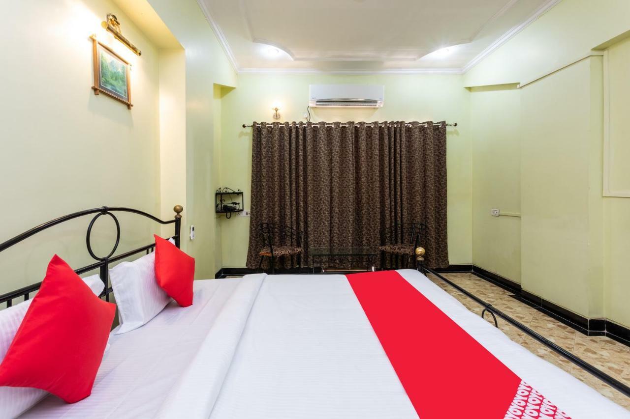 Oyo 38142 Girdhar Mahal Hotel Indore Exterior foto